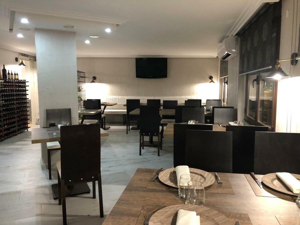 Hotel Tres Estrellas Casa Maribona Gela Эль-Пуэнте Экстерьер фото