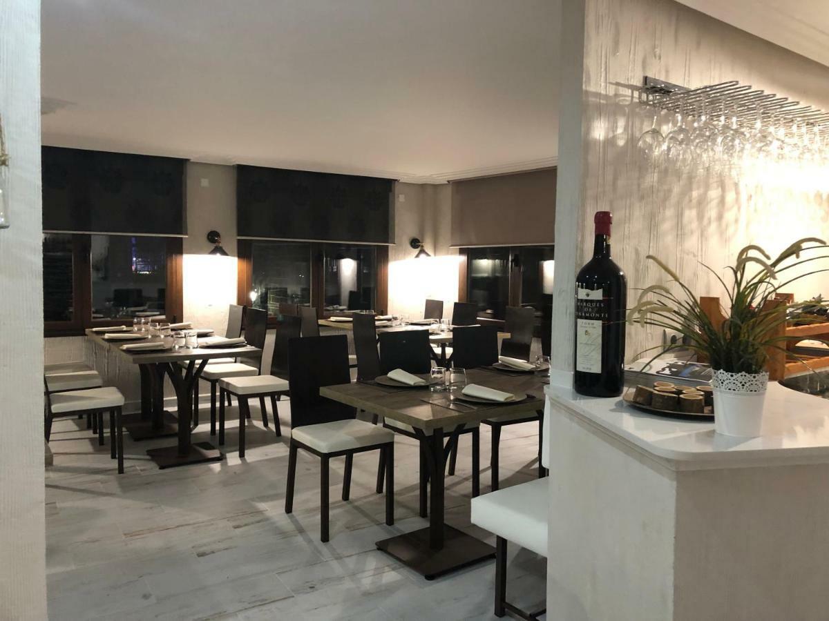 Hotel Tres Estrellas Casa Maribona Gela Эль-Пуэнте Экстерьер фото